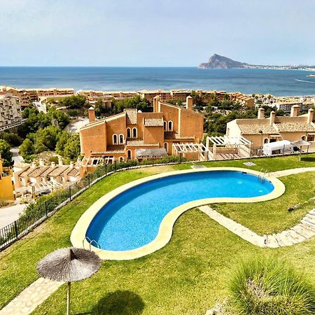 Charming Townhouse With Sea Views & Pool In Altea Villa Калпе Екстериор снимка