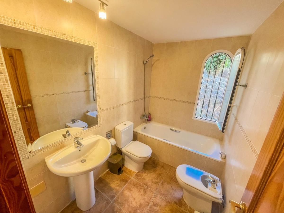 Charming Townhouse With Sea Views & Pool In Altea Villa Калпе Екстериор снимка