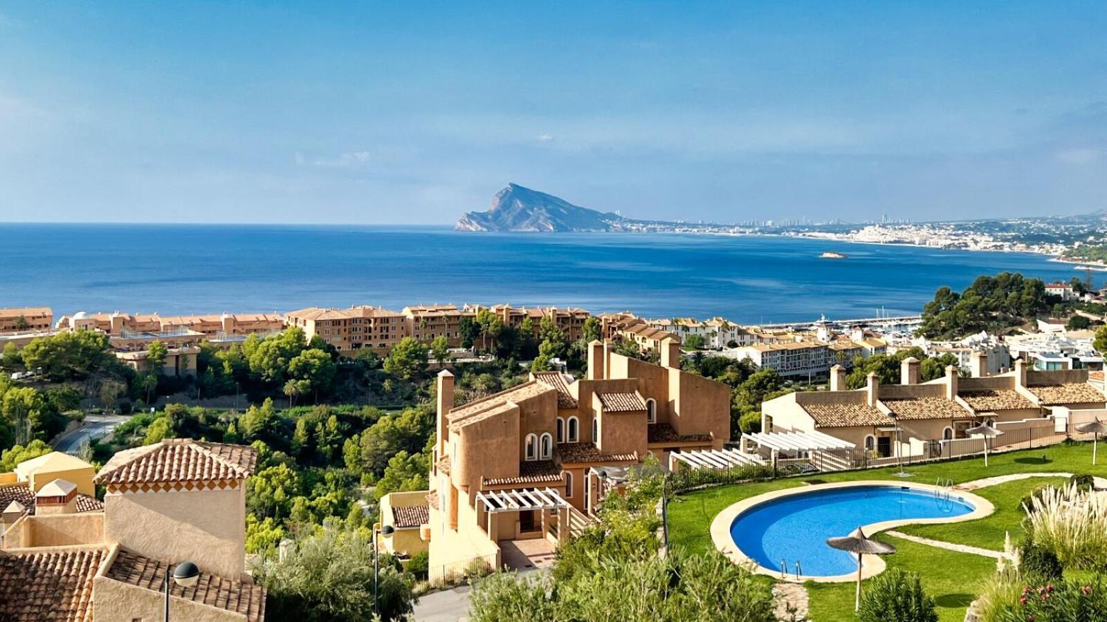 Charming Townhouse With Sea Views & Pool In Altea Villa Калпе Екстериор снимка