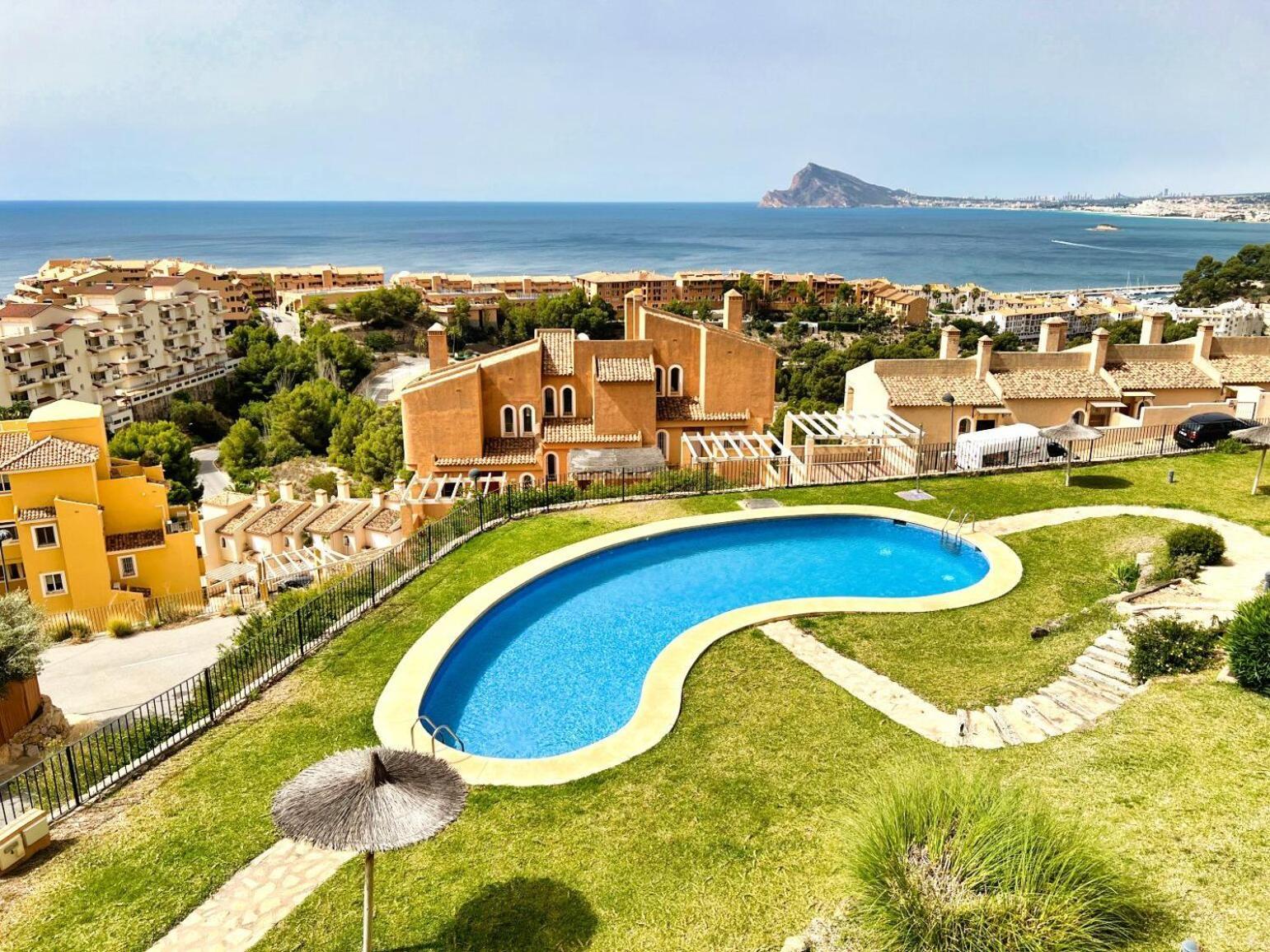Charming Townhouse With Sea Views & Pool In Altea Villa Калпе Екстериор снимка